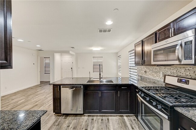 Building Photo - 1050 Spotted Saddle St