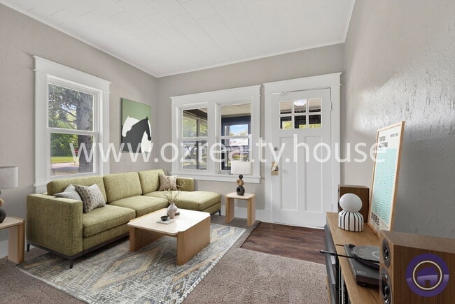 Photo - 614 Woodstock Ave
