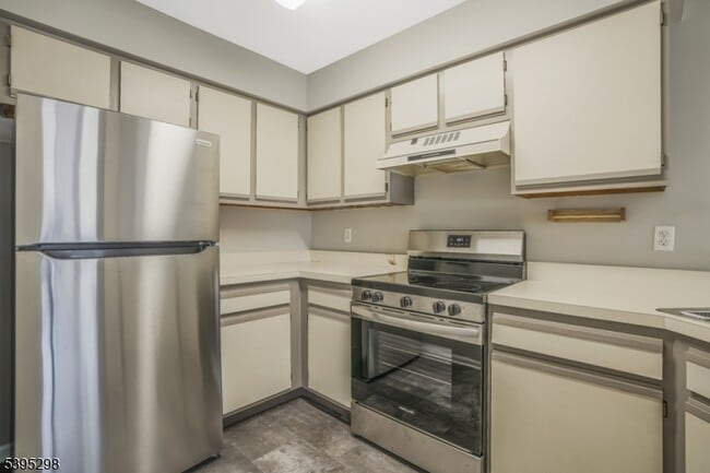 Photo - 29 Cheswich Ct