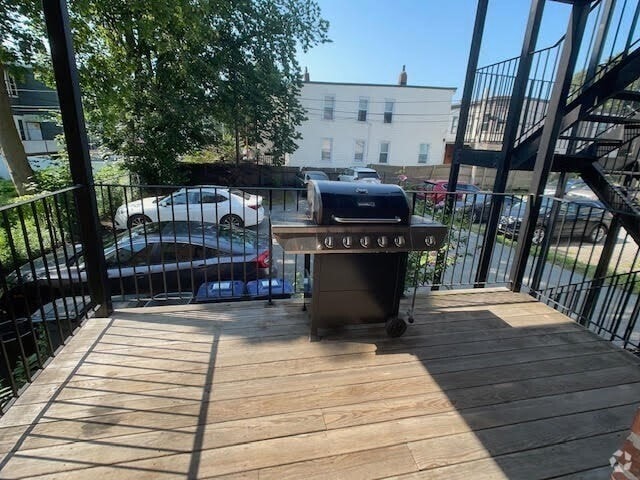Building Photo - 597 E 7th St Unit 1 Rental