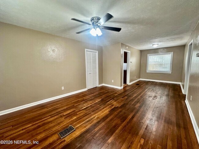 3533 Post St