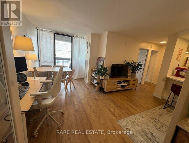 Photo - 105 McCaul St Unit 704