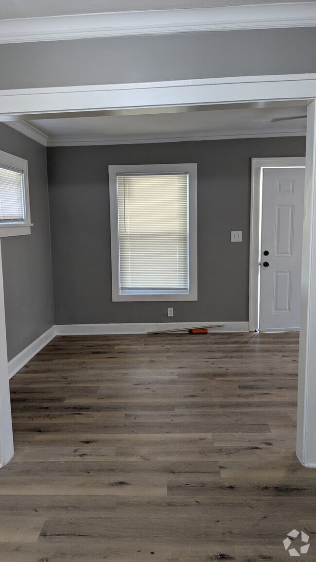Building Photo - 1916 E 55th St Rental