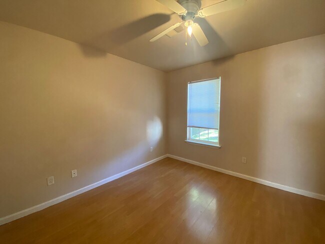 Photo - 1723 W Matthews Ave Unidad B