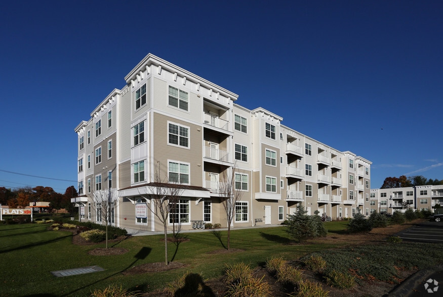 The Flats @ 520