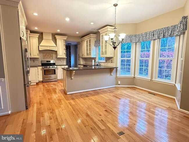 Photo - 15292 Surrey House Way