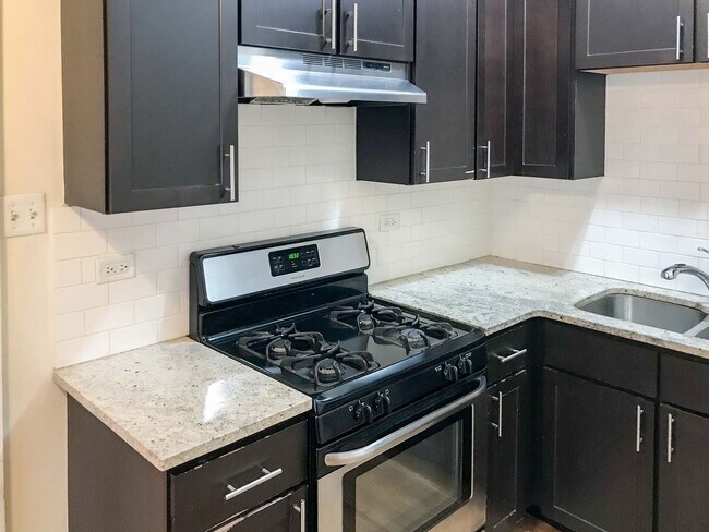 Photo - 428 W Surf St Unit 108