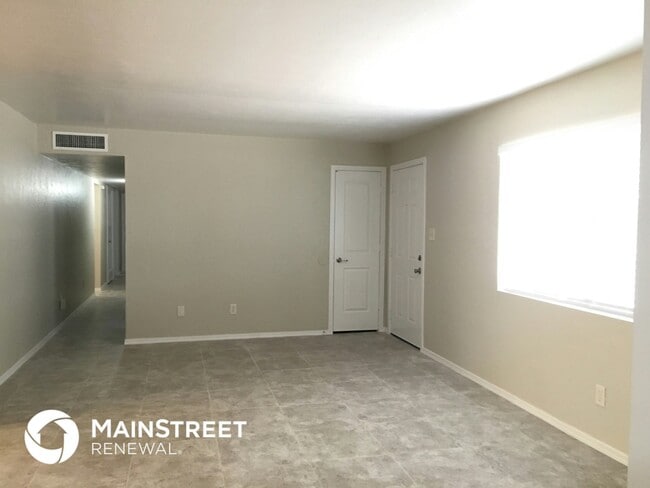 Building Photo - 2561 W Virginia St Rental