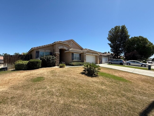 Spacious 3-Bedroom, 2-Bathroom Home in Sou... - Spacious 3-Bedroom, 2-Bathroom Home in Sou...