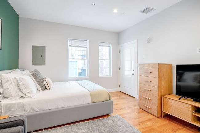 Photo - 309 Sumner St