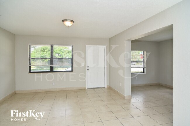 Photo - 4260 SW 18th St