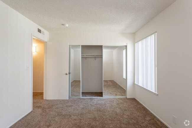 2BR, 1BA - Room