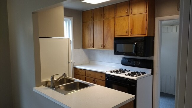 Photo - 901 1st St N