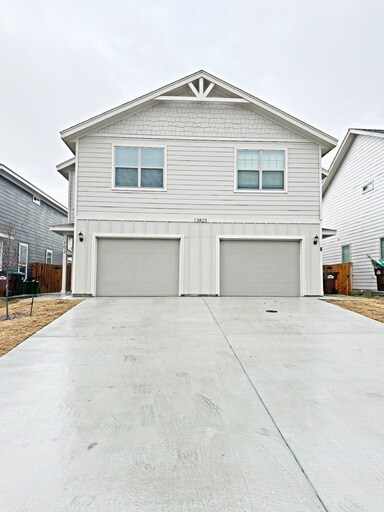 Building Photo - 13823 Enzo Gate