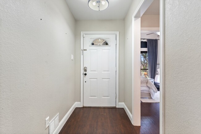 19 Alamosa Dr