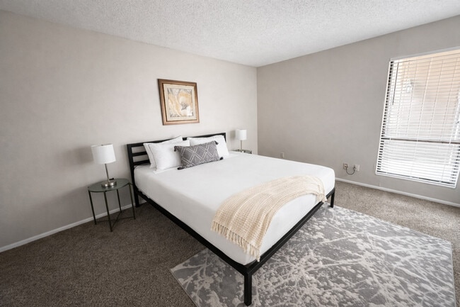 Photo - 505 N Rock Rd Unit SI ID1534946P
