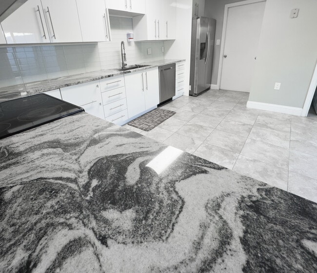 Photo - 931 Holbrook Cir