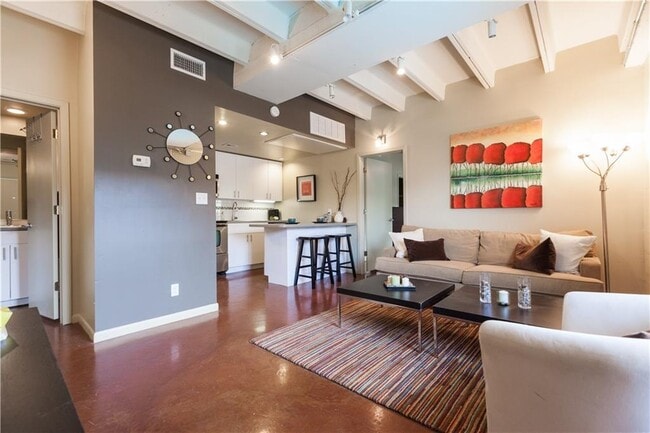 Building Photo - 2408 Leon St Unit 211 Rental