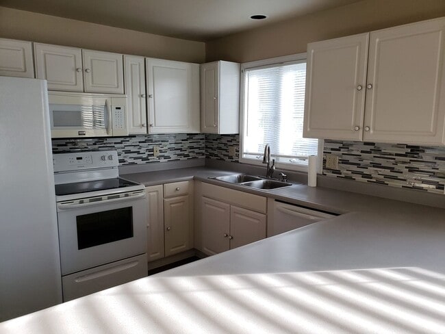 Photo - 2002 Middletown Dr Unit C