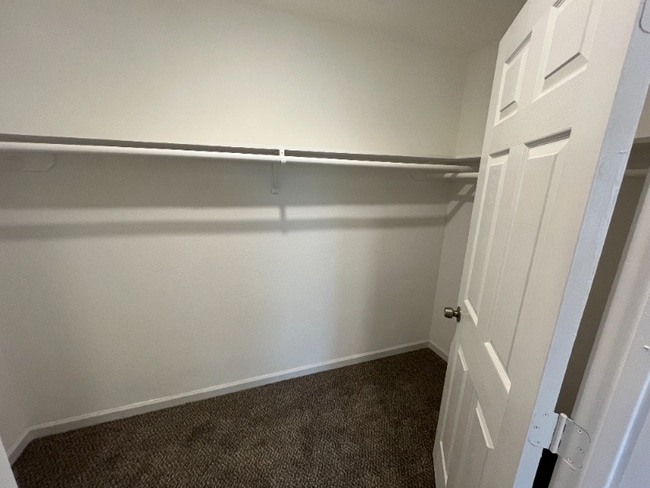 Photo - 606 Matchett St