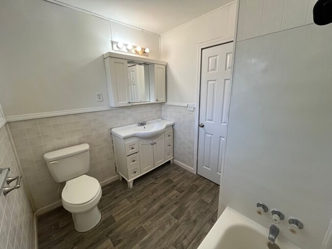 Photo - 2644 W 12th St