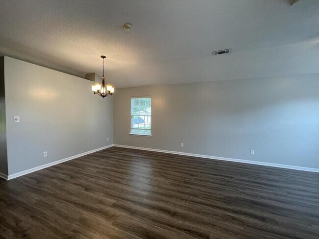 Photo - 200 S Houston Springs