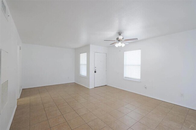 Photo - 2323 Wells Branch Pkwy Unidad F104