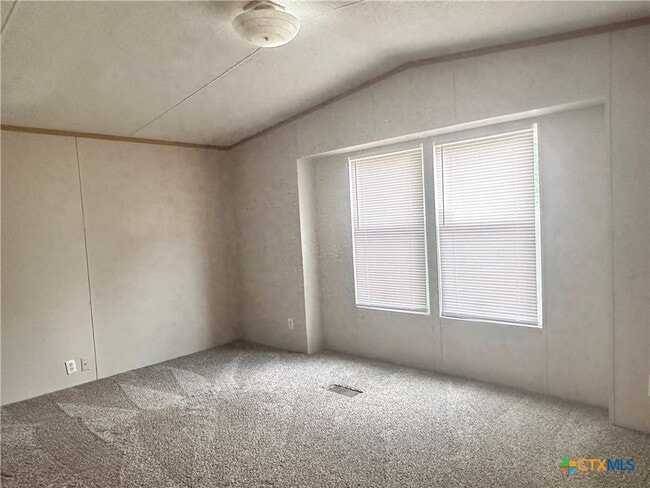 Building Photo - 208 Picasso Dr
