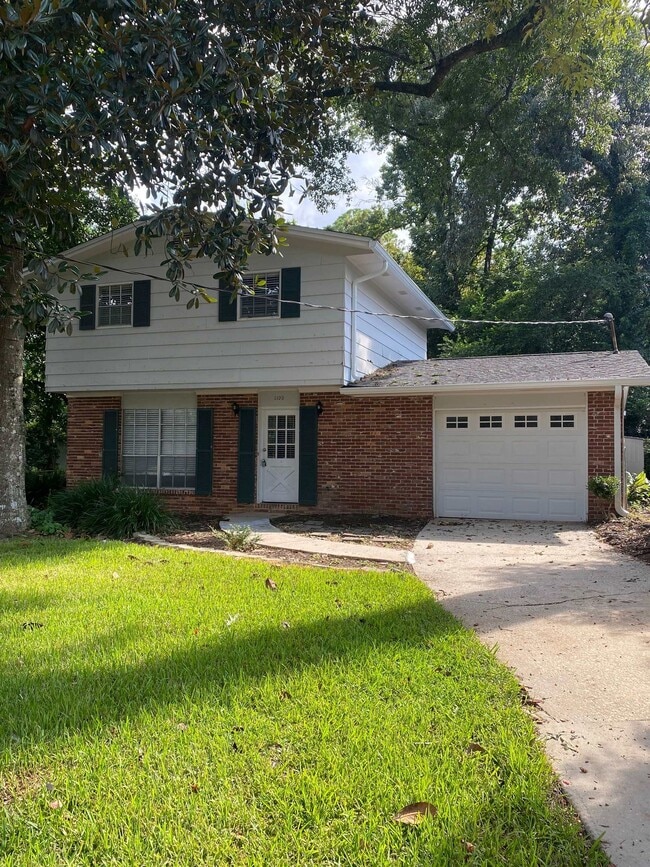 Building Photo - 1100 Carissa Dr Rental