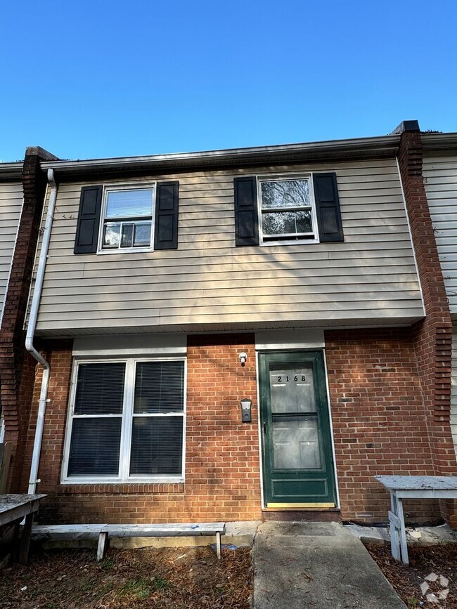 Building Photo - 3 bed 1.5 bath Townhome in Henrico County