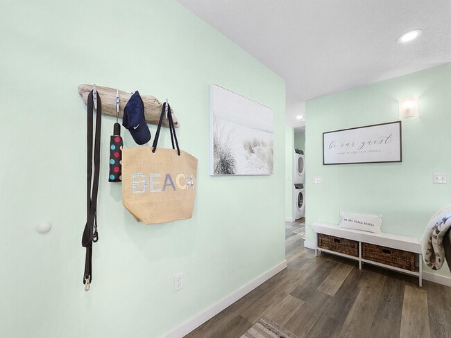 Photo - 145 N Dolphin St