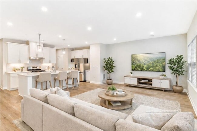 Photo - 555 Thatch Ter