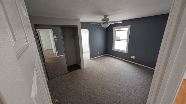 Dormitorio principal - vista desde la puerta - 4175 Madison Ave