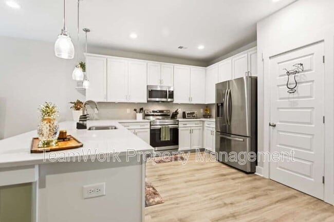 Photo - 7722 Park Gate Dr