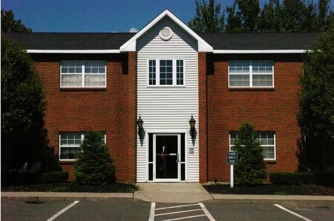 Shaker Run Apartments - Shaker Run Apartments