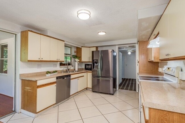 Photo - 1748 Colmar Dr