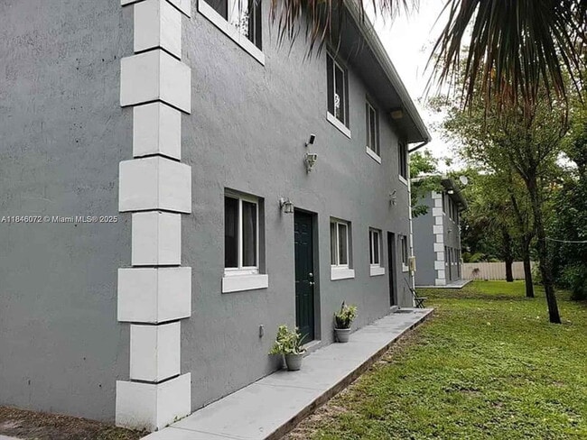 Building Photo - 14000 NE 2nd Ave Rental