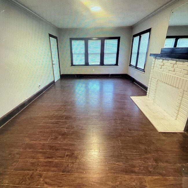 Photo - 814 Dover Ave