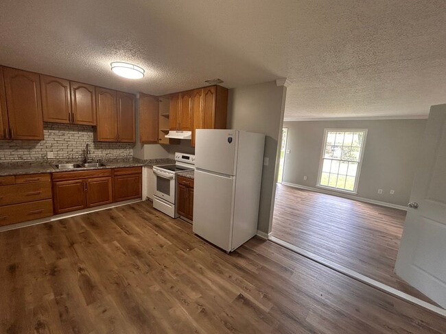 Photo - 3303 Alyci Dr