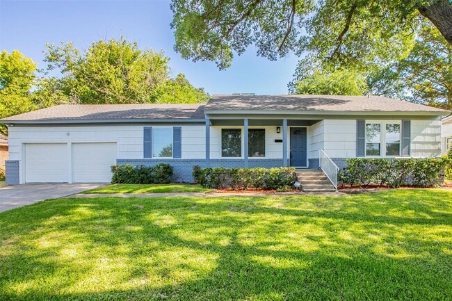 Building Photo - Updated home in Ridglea Hills reduced!