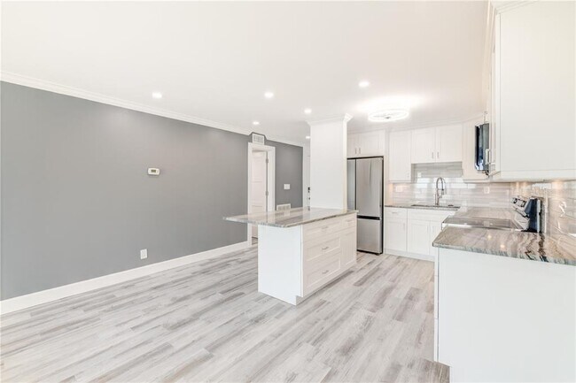 400 64th Ave Unit 901