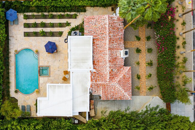 Photo - 439 E Sonora Rd