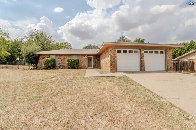 9 Lackland Cir