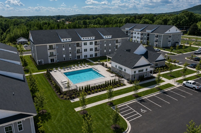 Building Photo - Midland Pointe at Lake Norman