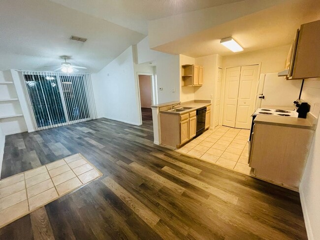 8813 Latrec Ave Unit 7-301 Dr. Phillips