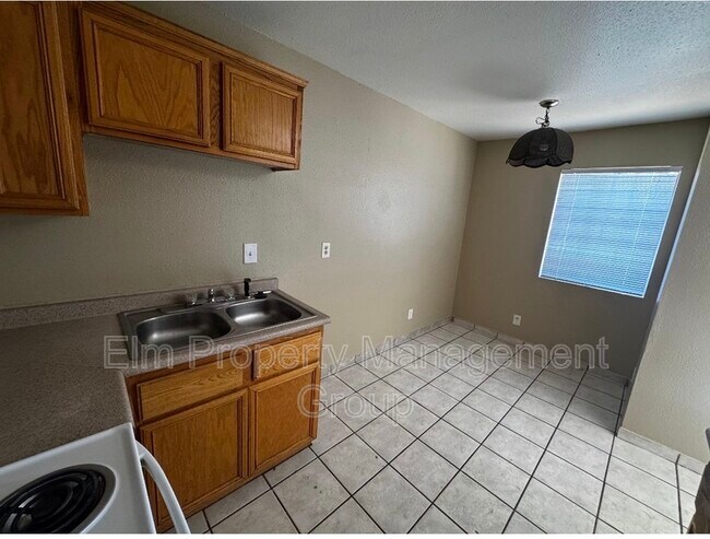 Photo - 8 Britz Cir