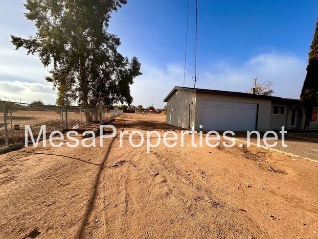 Photo - 16559 Manzanita St