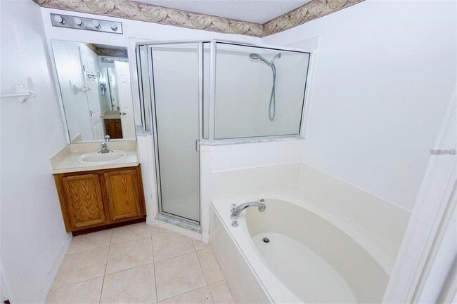 Photo - 818 Carrousel Ln