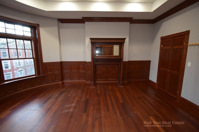 9 Strathmore Rd Unit 3