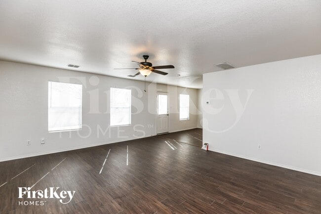 Photo - 6624 Meadow Way Ln